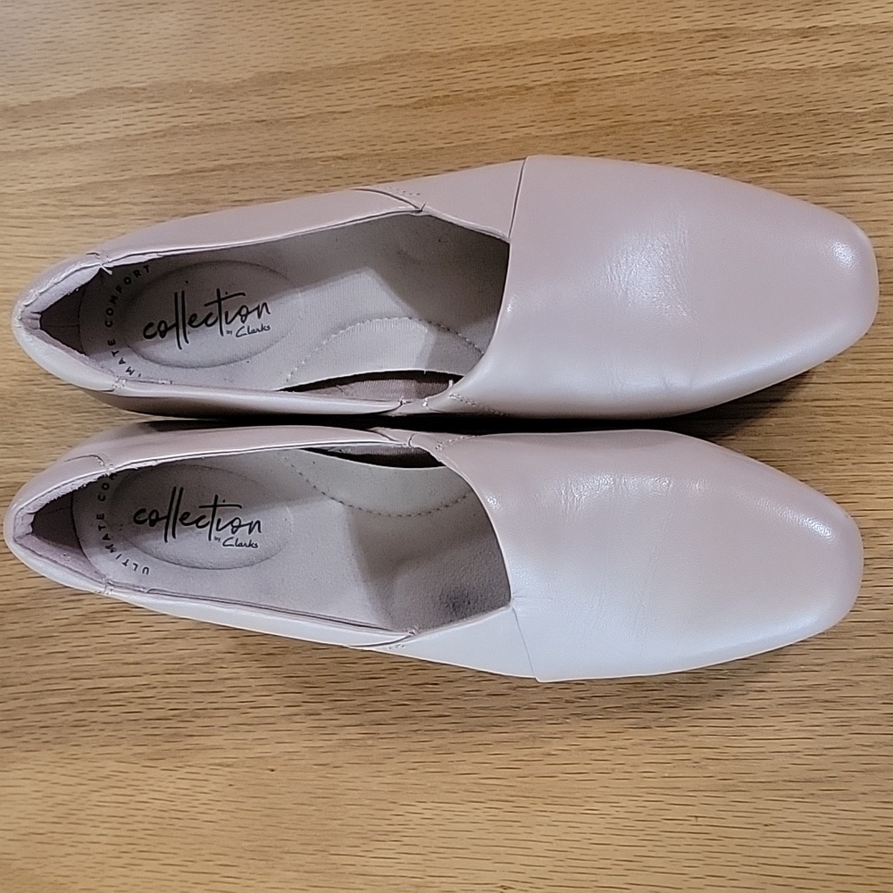 Women's Clarks Juliet Palm Praline Leather Pumps, Cream, Size 7N, New W/O Box - Picture 2 of 9